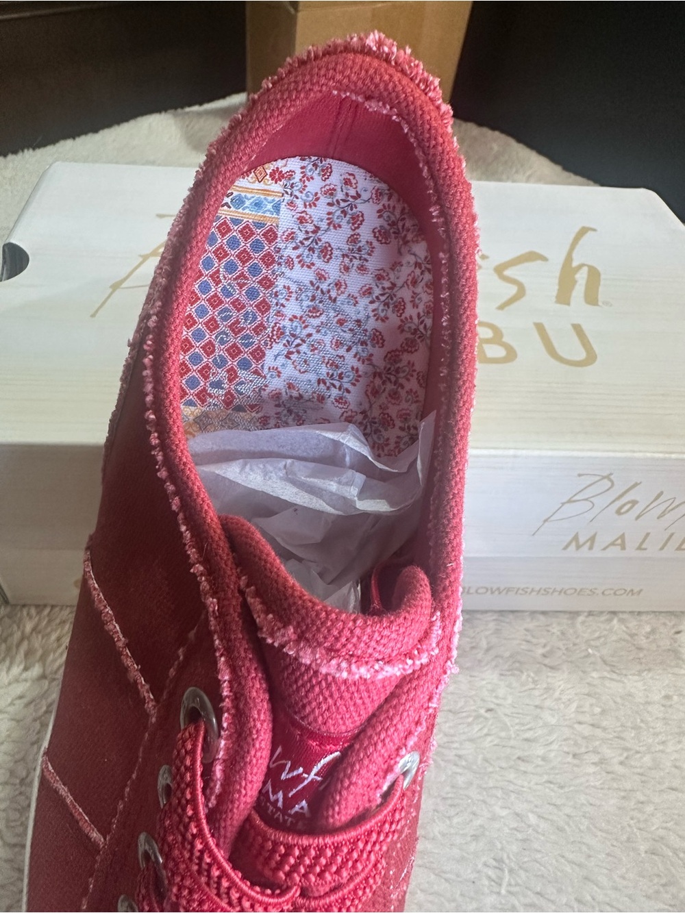 901. NEW SIZE 8.5 Blowfish Red Canvas Platform Sneakers - Picture 4 of 6